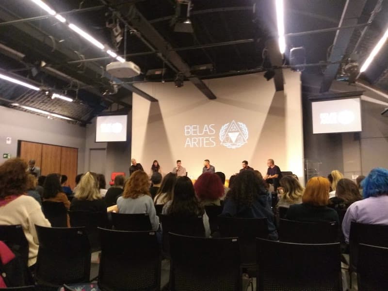 O auditório da Belas Artes cheio, numa palestra